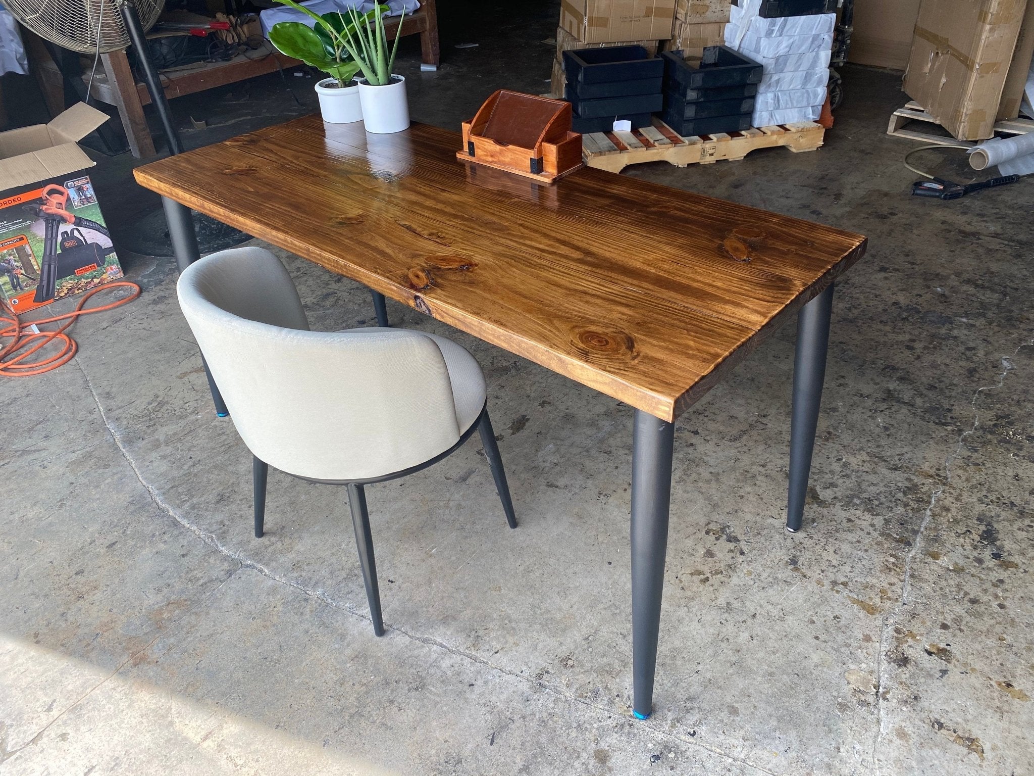 UMBUZÖ Modern Mid Century Wood & Metal Desk - Computer Desk - Reclaimed Wood Desk - UMBUZÖ