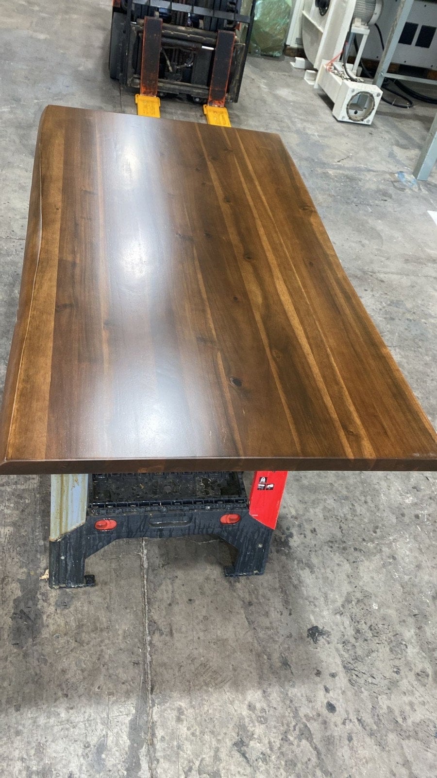 Walnut Live Edge Dining Table - UMBUZÖ